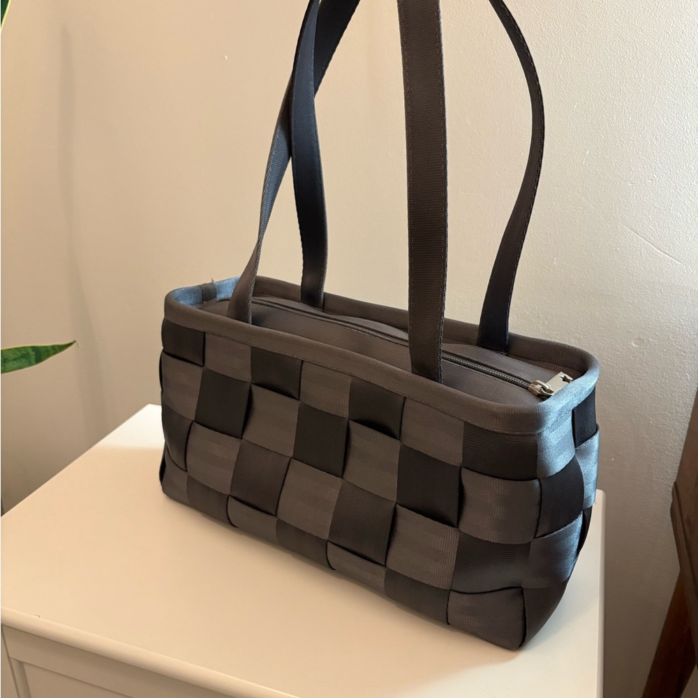 Harvey Gray Seatbelt Bag